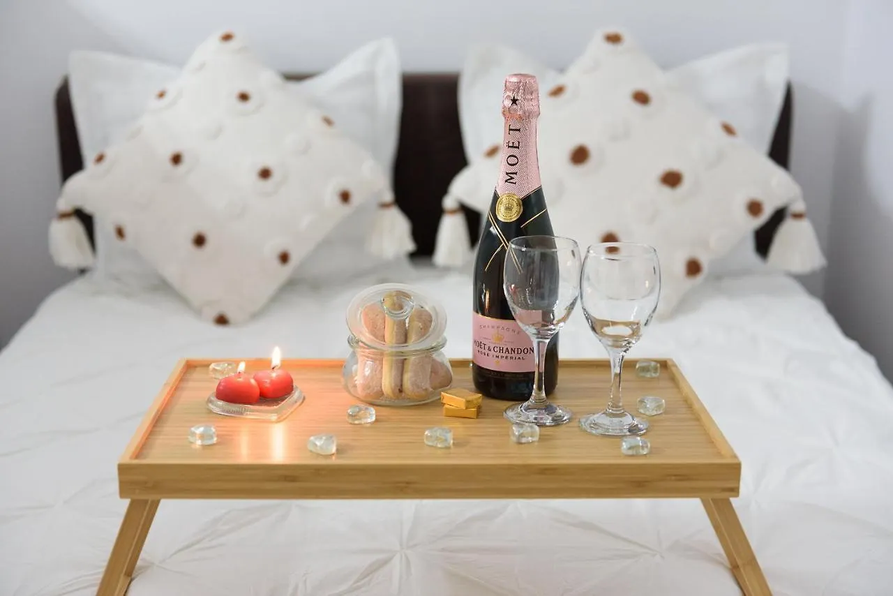 Luxury Studio For 4 - Old Town România